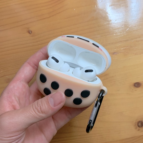 FREE W/ BUNDLE 📍 Cute Airpod Case 🧋 - Picture 2 of 5